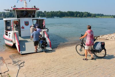 Keer Tröch - Fahrradfähre an der Rheinfähre in Xanten