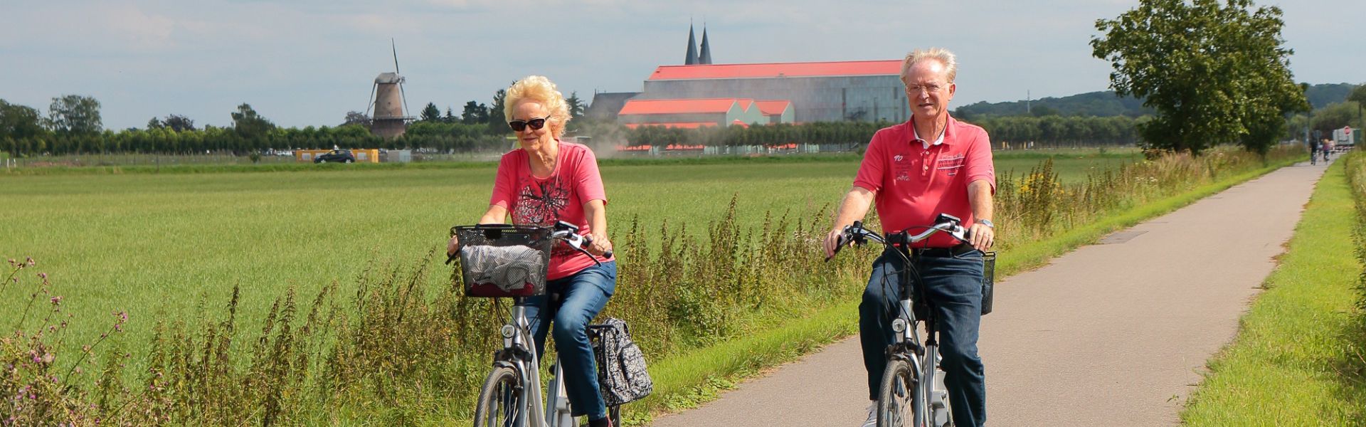 Radfahren au dem Alleenradweg in Xante vor dem RMX