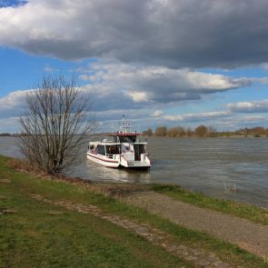 Fahrradfähre "Keer Tröch" an der Bislicher Insel