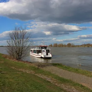 Fahrradfähre "Keer Tröch" an der Bislicher Insel